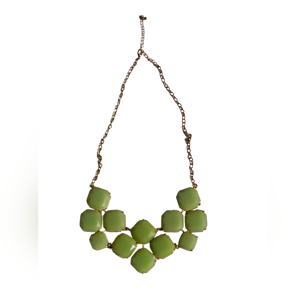 Elegant Green Statement Necklace With Gold Chain
